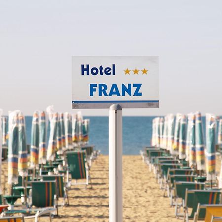 Hotel Franz Бибионе Екстериор снимка