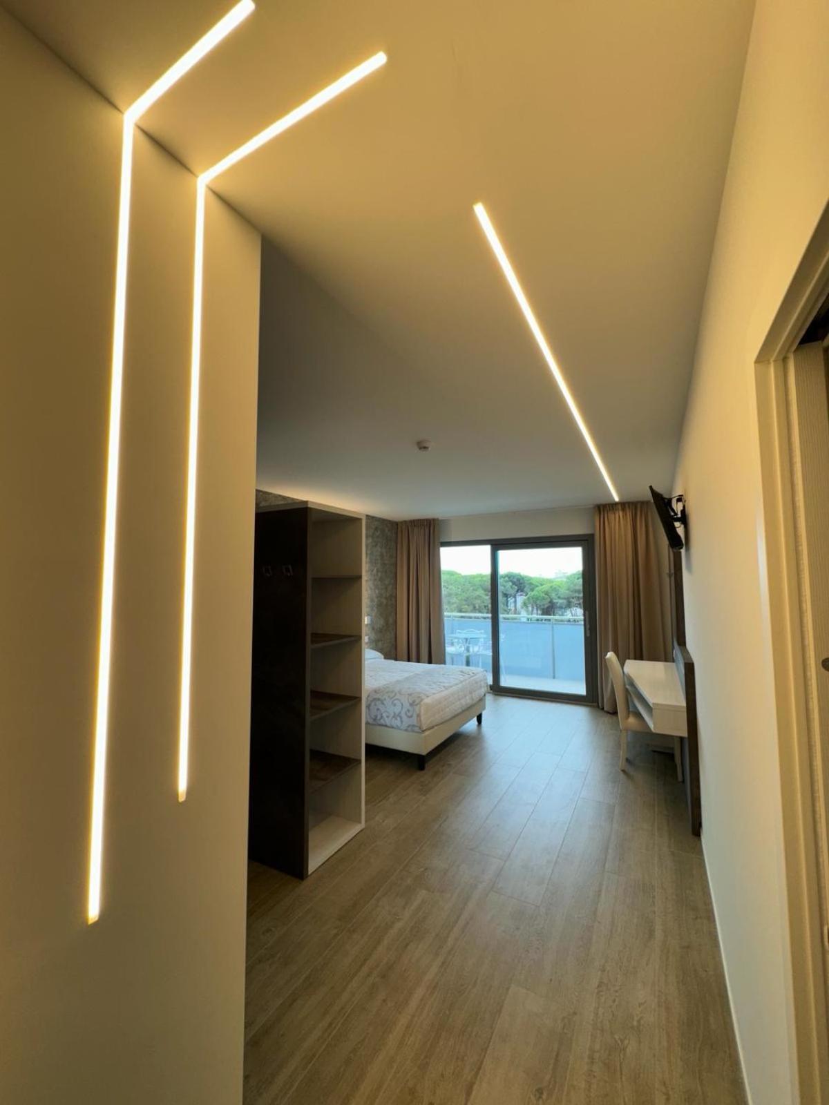Hotel Franz Бибионе Екстериор снимка