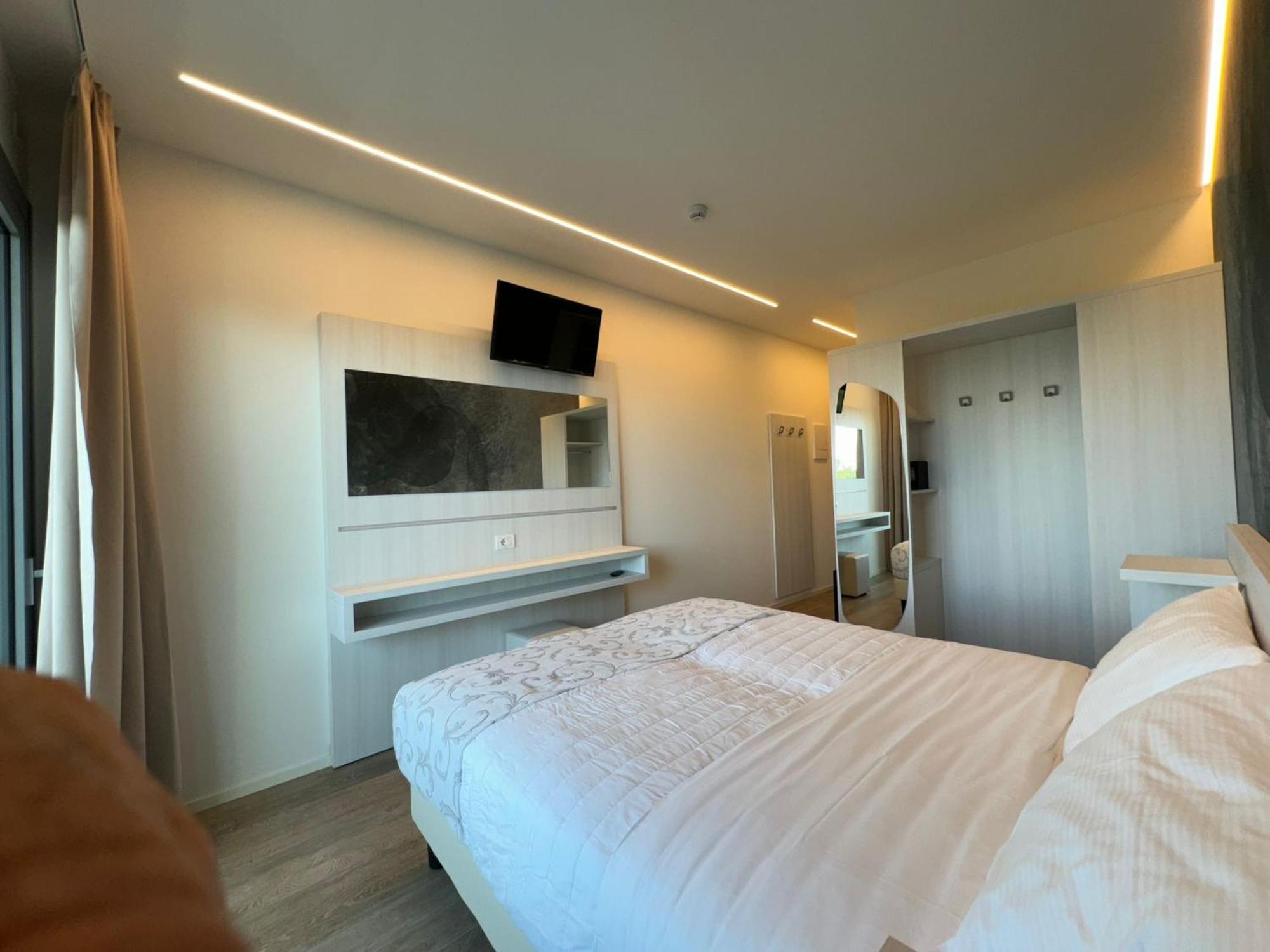Hotel Franz Бибионе Екстериор снимка