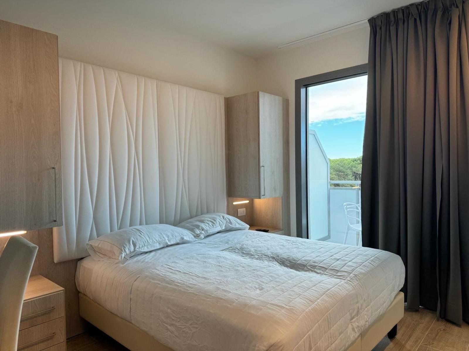 Hotel Franz Бибионе Екстериор снимка