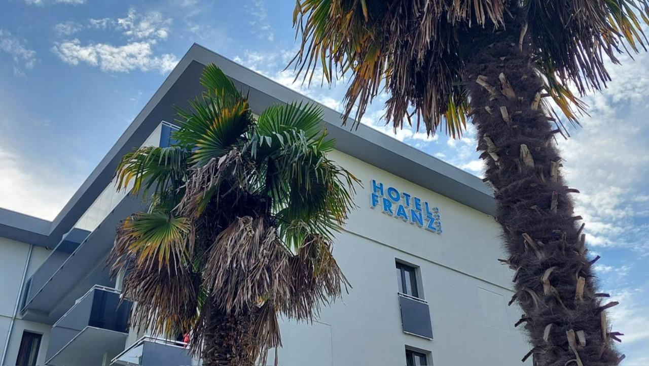 Hotel Franz Бибионе Екстериор снимка