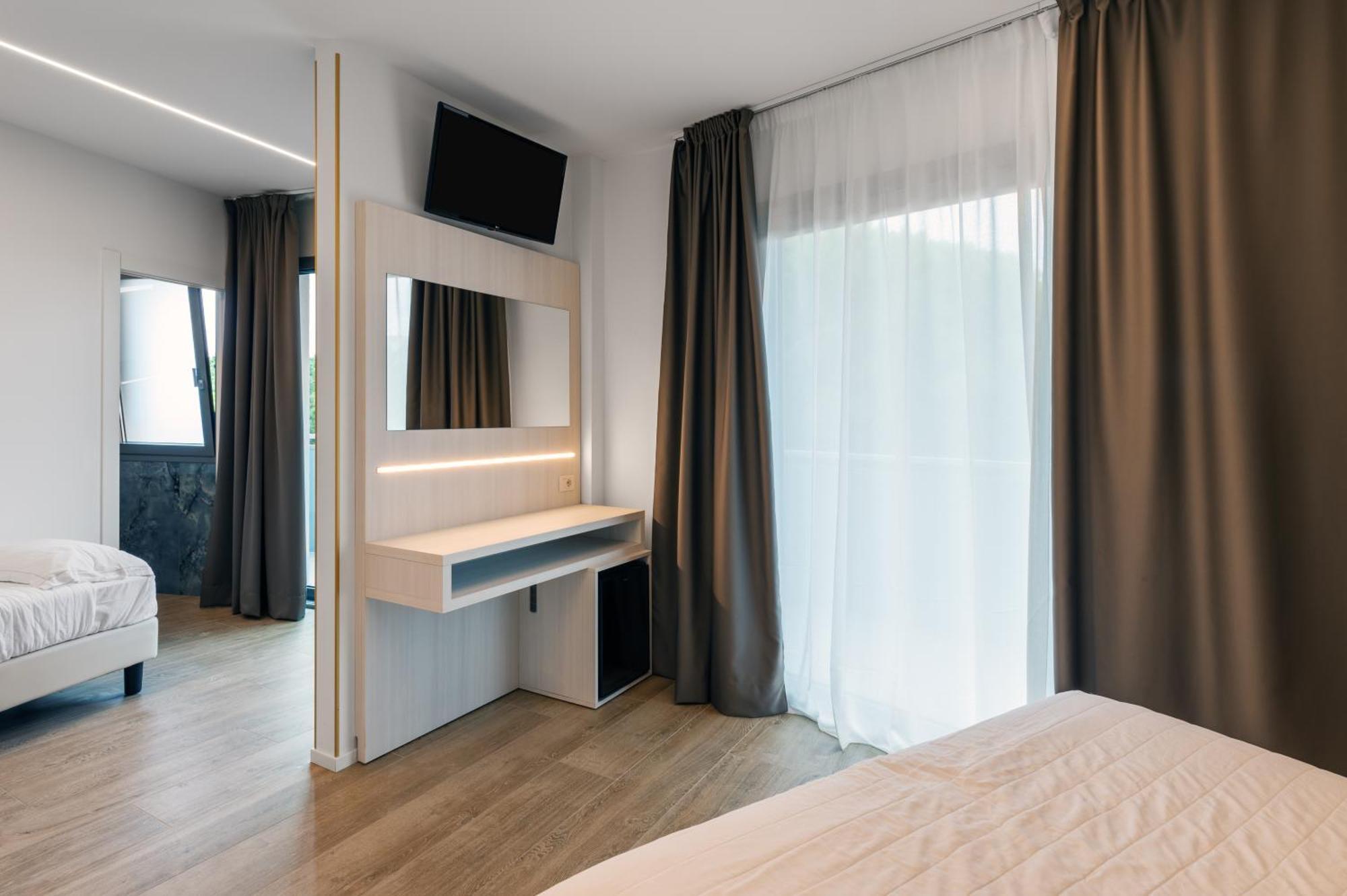 Hotel Franz Бибионе Екстериор снимка