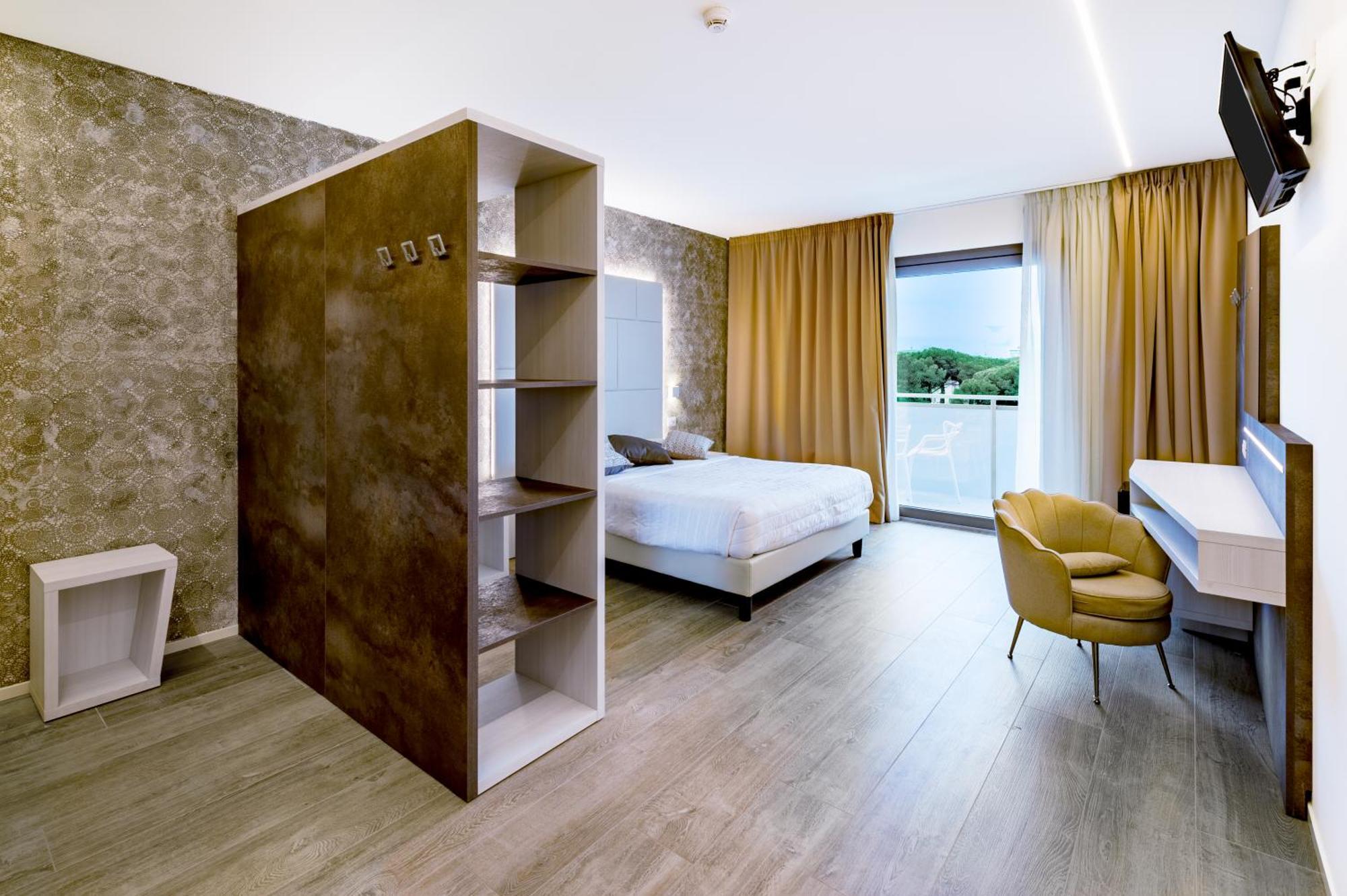 Hotel Franz Бибионе Екстериор снимка